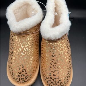 Stride Rite Munchkin Leopard Print Faux Fur Lined Boots